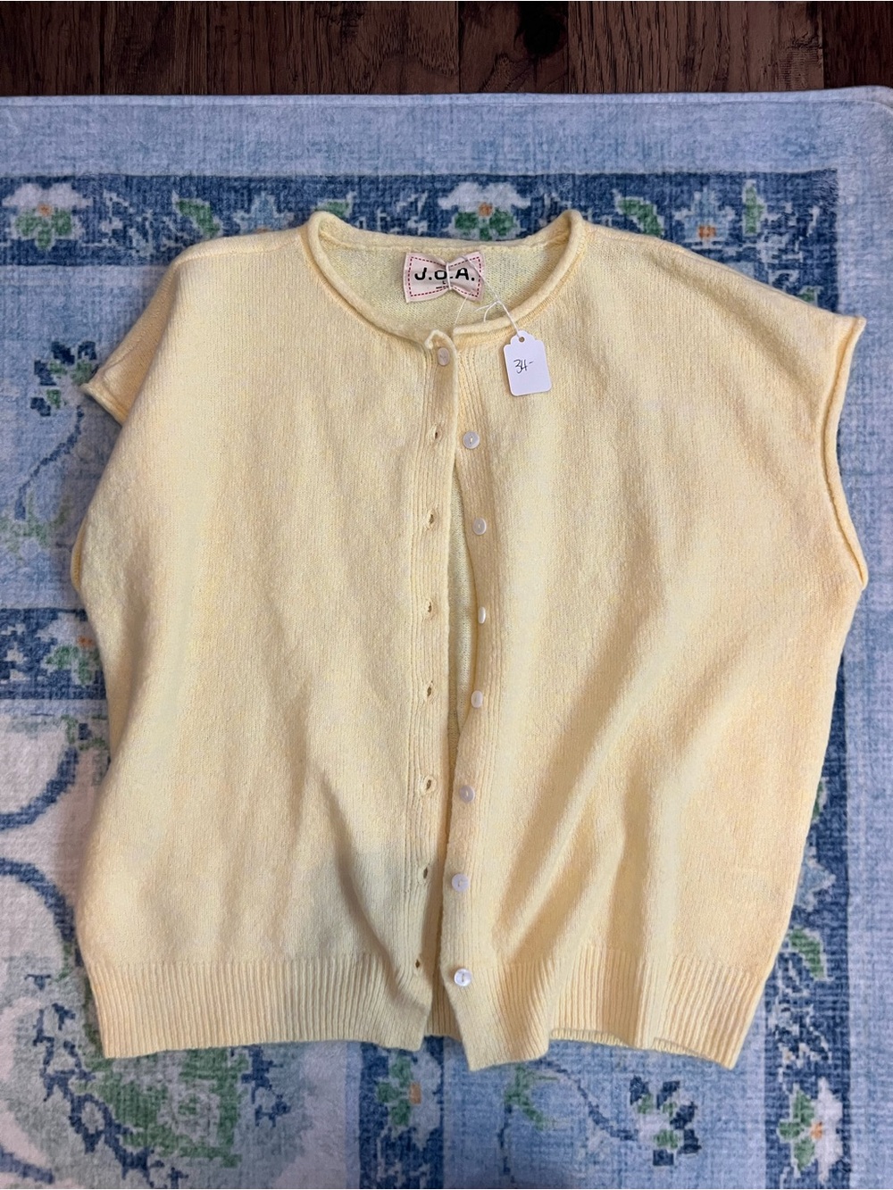 Women’s Sleeveless Sweater
